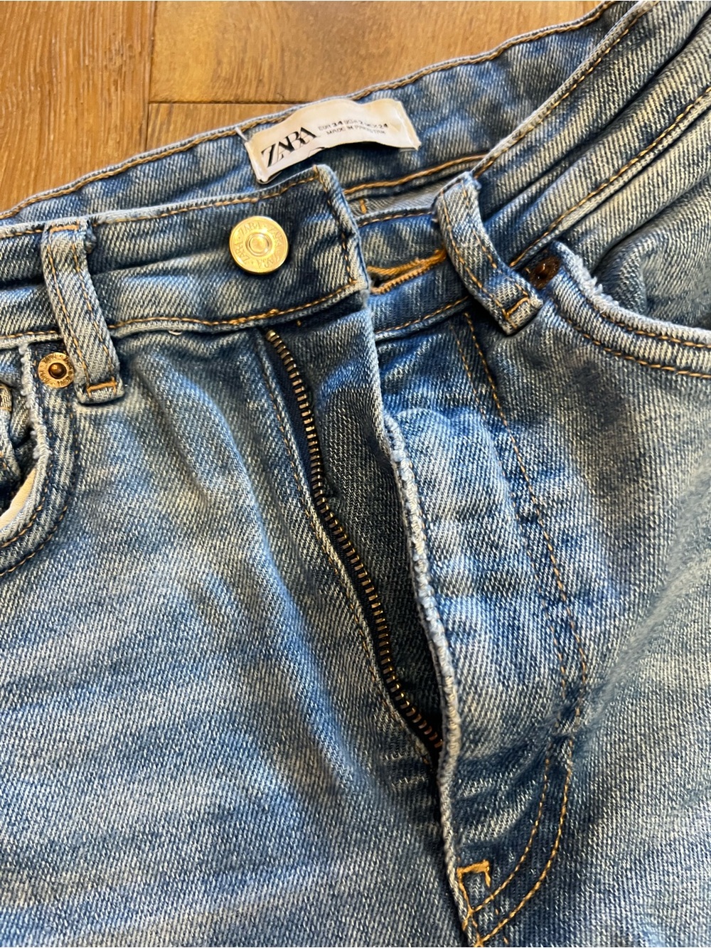 Zara Light Wash High-Rise Women's Jeans